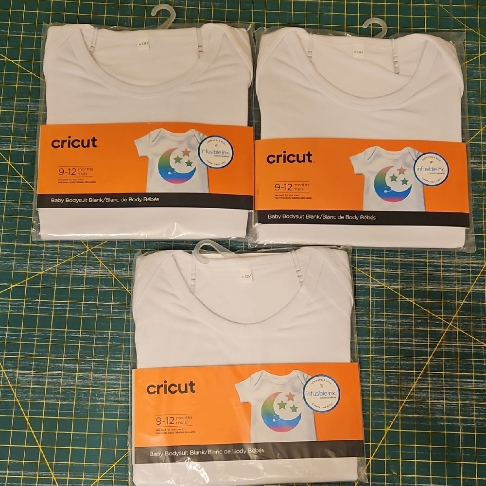 Cricut Baby Bodysuit Set - White and Multicolor